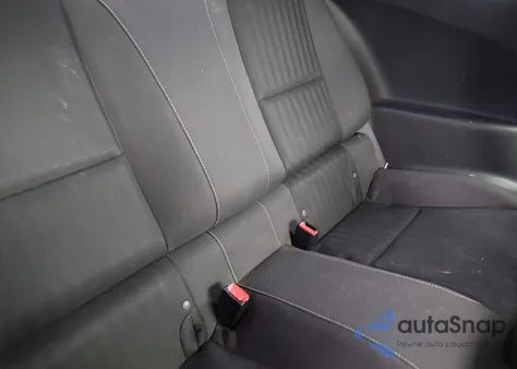 2013 Chevrolet Camaro 2Ls from USA, damaged, VIN 2G1FA1E38D9239218